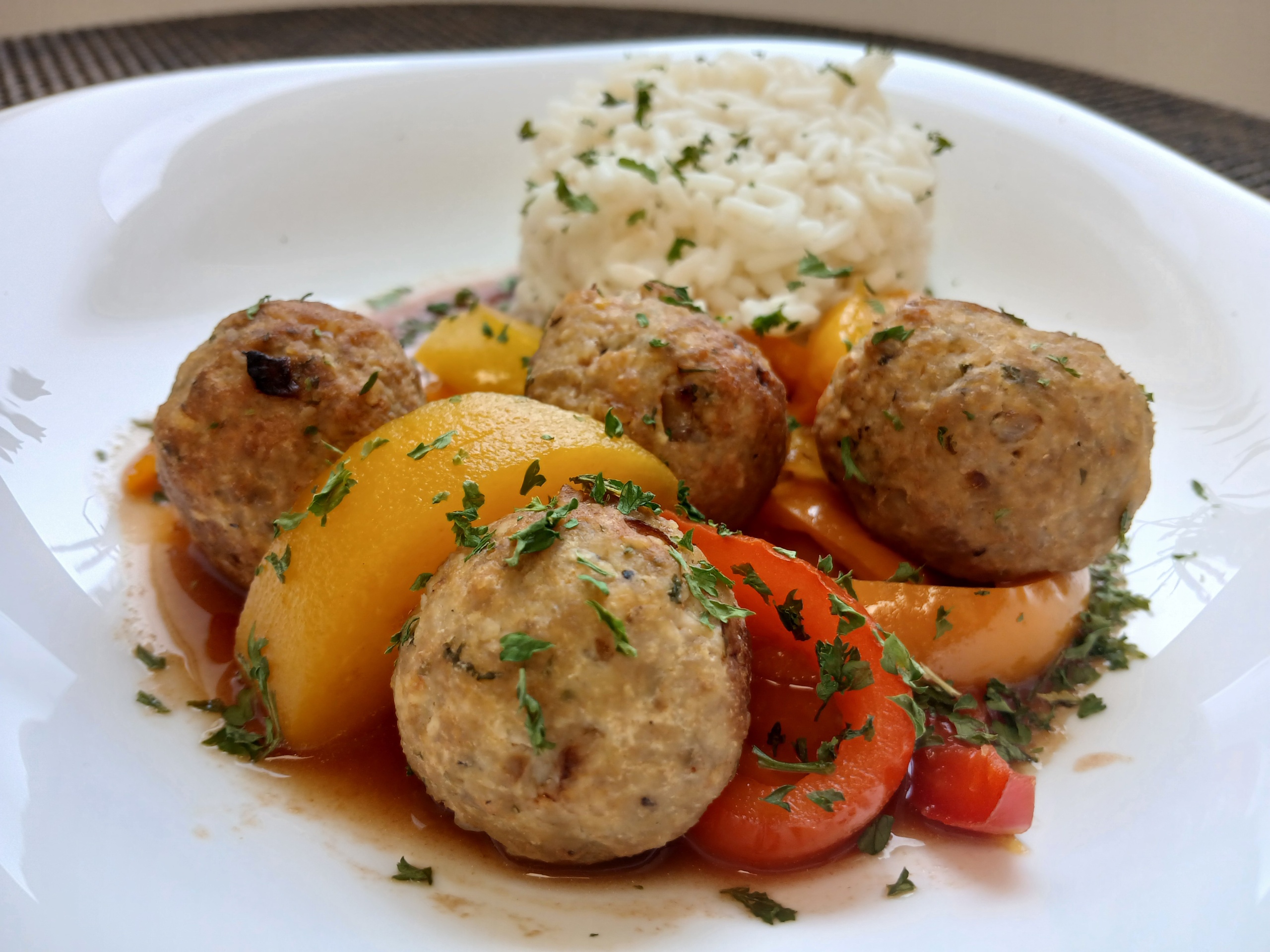 Boulettes de porc aux pêches